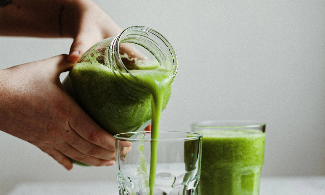 ¡Descubre la magia de los batidos verdes!